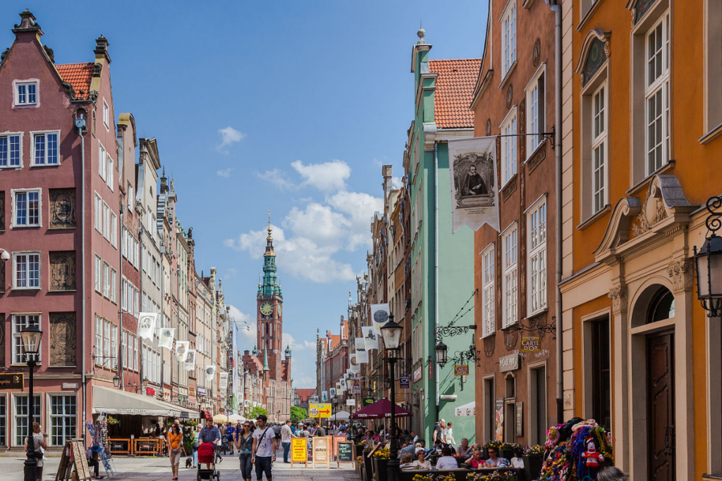 A cidade de Gdansk é litorânea, e é conhecida por seu porto
