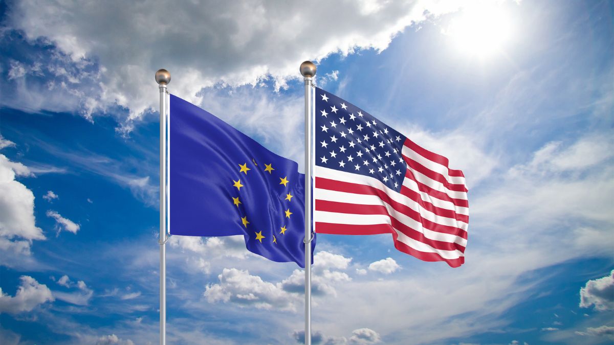 Na imagem destacada contem a bandeira da união europeia e dos estados unidos