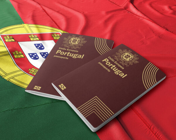 Na imagem destacada contem a bandeira do portugal e o passaporte português